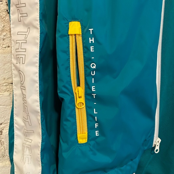 The Quiet Life / hooded wind breaker - Picture 4 of 5